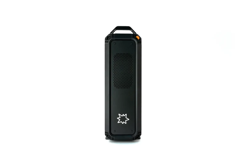 Lucebox workstation, front panel with the intake grille, head-on